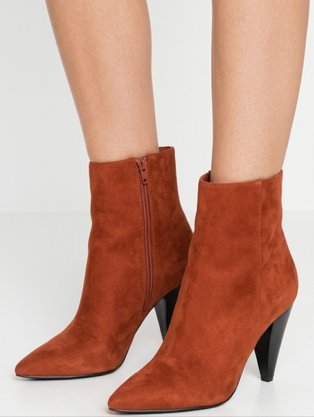 NWOT SZ 8.5 Suede Pointed-Toe Ankle Boots - Rust